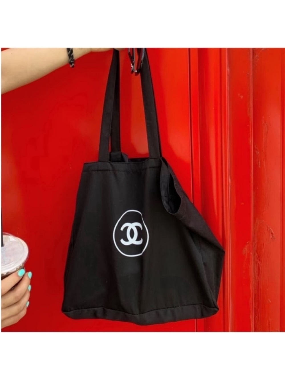 Chanel beauty No•1 black tote - Picture 3 of 5